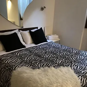 La Casa Di Ale E Becky Italia
