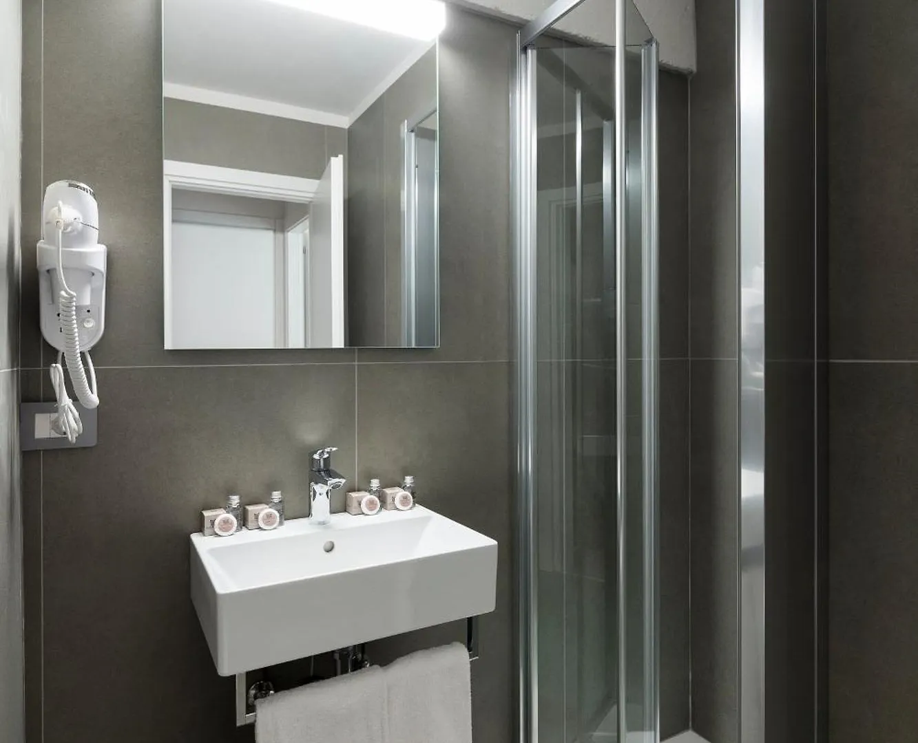 *** מלון דירות בוקה די קדורה Appartamenti Corte Residence איטליה